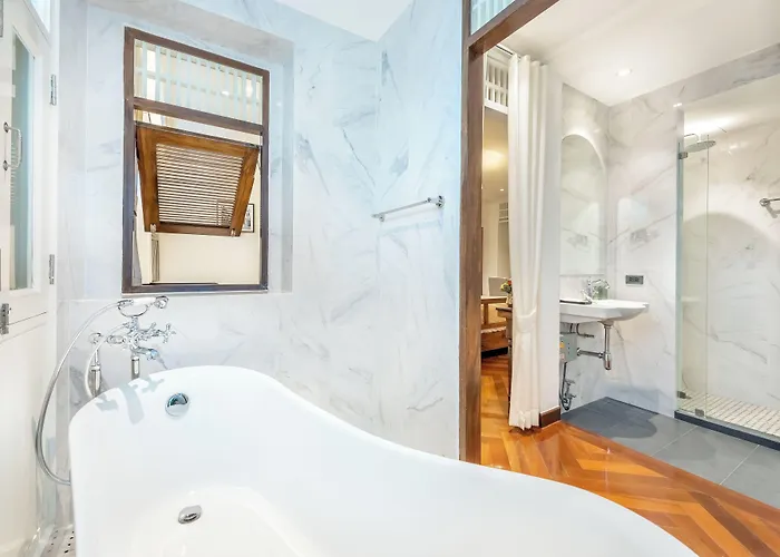 Cherie Boutique Hotel 4*