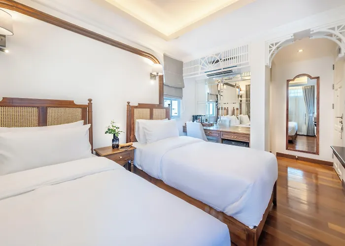 Cherie Boutique 4*